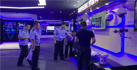 北京市交管局东城交通支队天坛大队副大队长张俊辉一行莅临罗普特集团北京总部调研指导工作