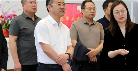 甘肃省酒泉市金塔县委书记李炯芳一行莅临罗普特集团考察指导